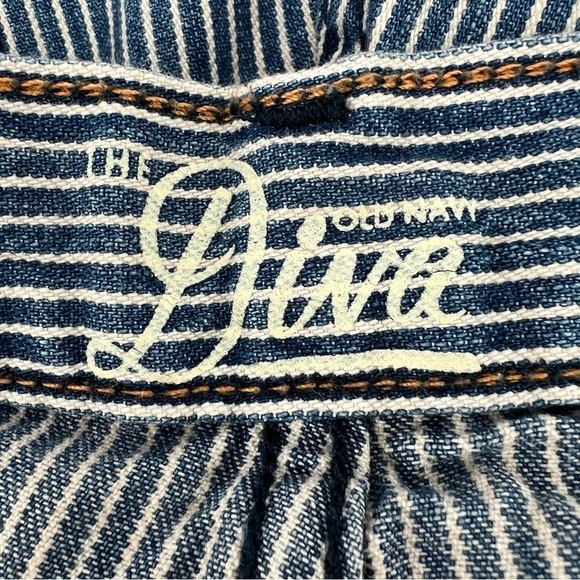 Old Navy The Diva Cuffed Hem Striped Jean Shorts Size 4 Women’s - Picture 2 of 5